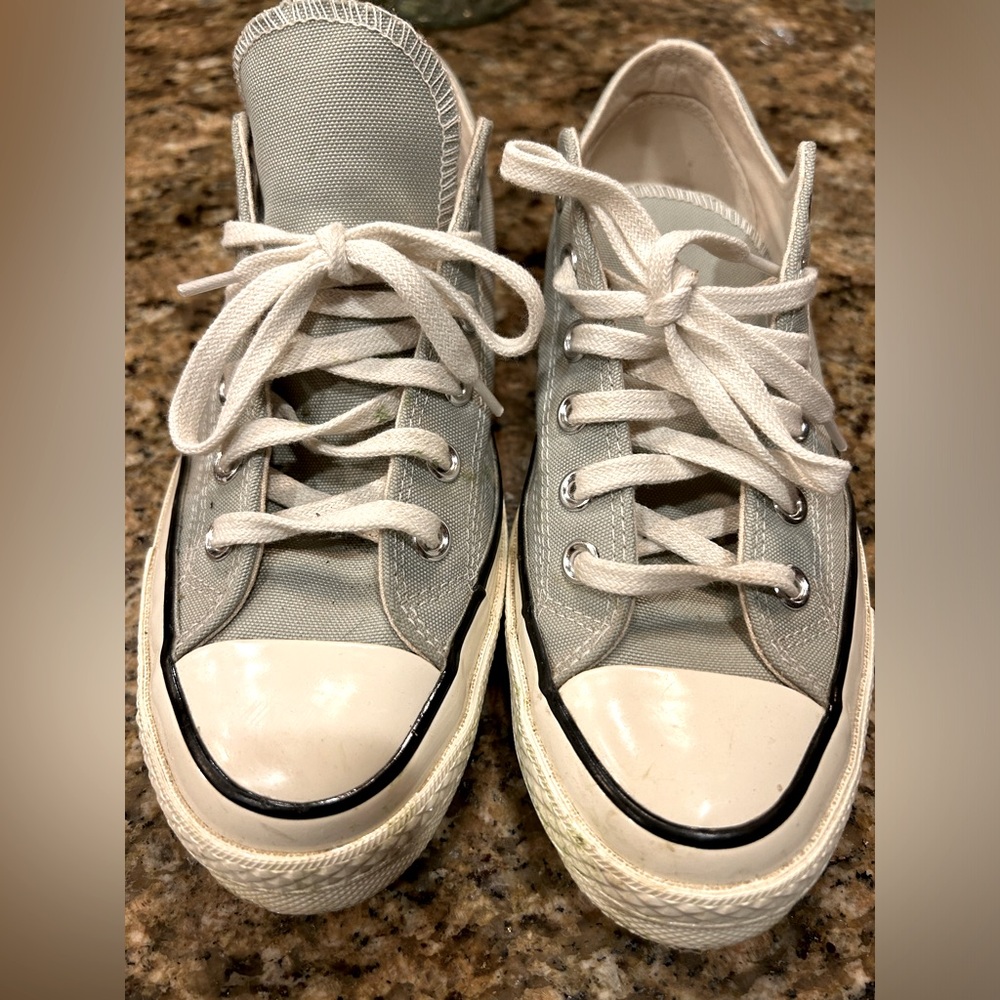 Converse Chuck Taylor low top tennis shoes.  Wm 8/men 10 dusty green